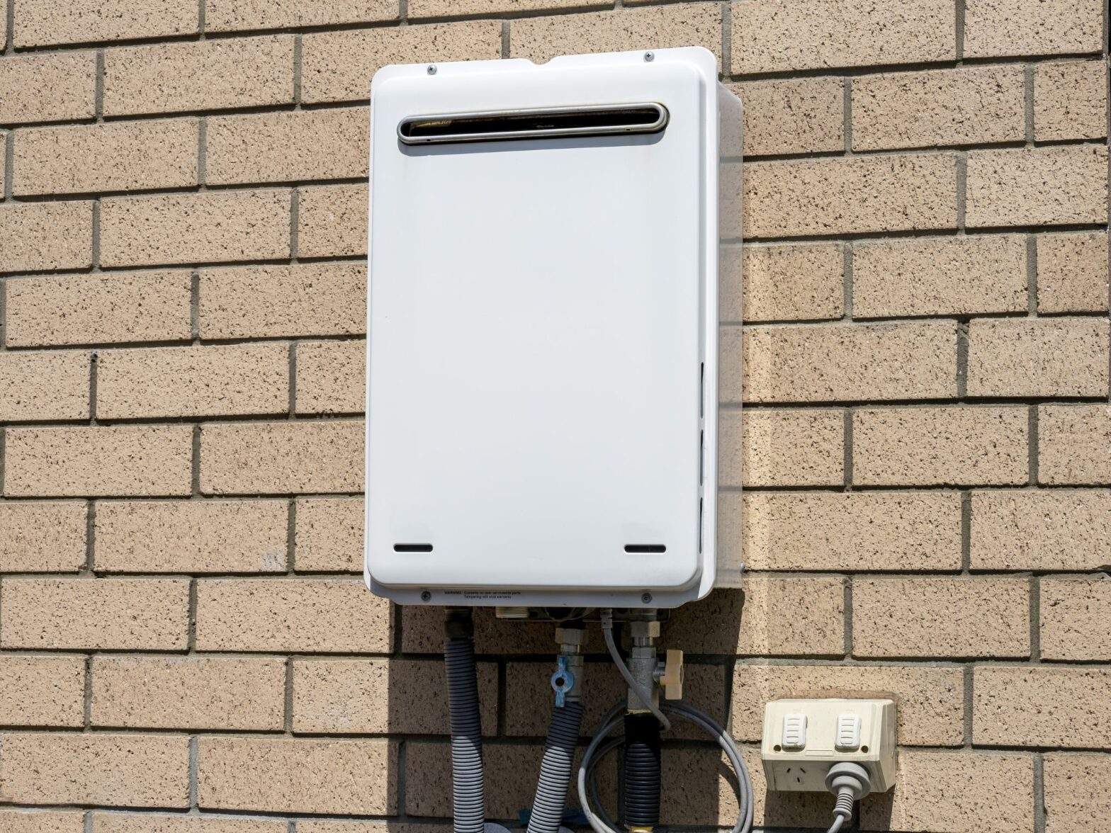 Featured image for post: Benefits of a Tankless Water Heater in Cypress, TX