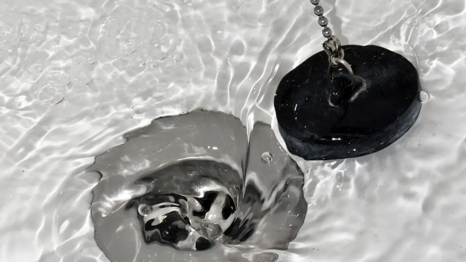 Featured image for post: Ways to Block a Bathtub Drain Without a Plug